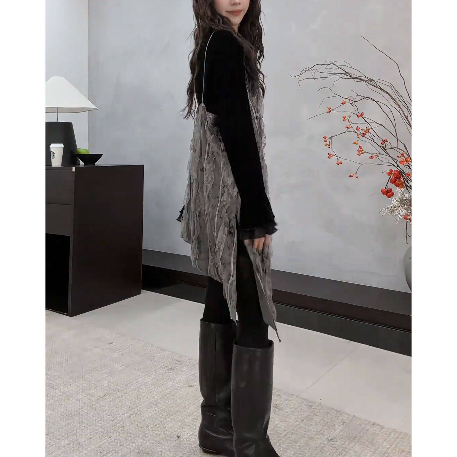 韩系时尚休闲百搭吊带裙2026春季新款洋气不规则显瘦V领丝绒裙子,淘宝优惠券,粉丝福利购,淘宝优惠卷