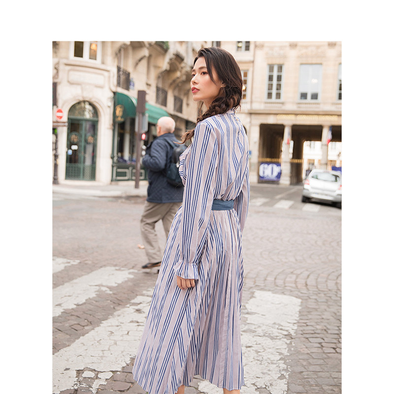  茵曼翰飞连衣裙