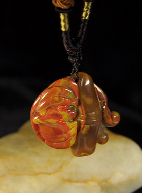 俏色红缟玛瑙竹子吊坠巧雕战国红