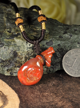 北票战国红缟玛瑙钱袋非染色吊坠