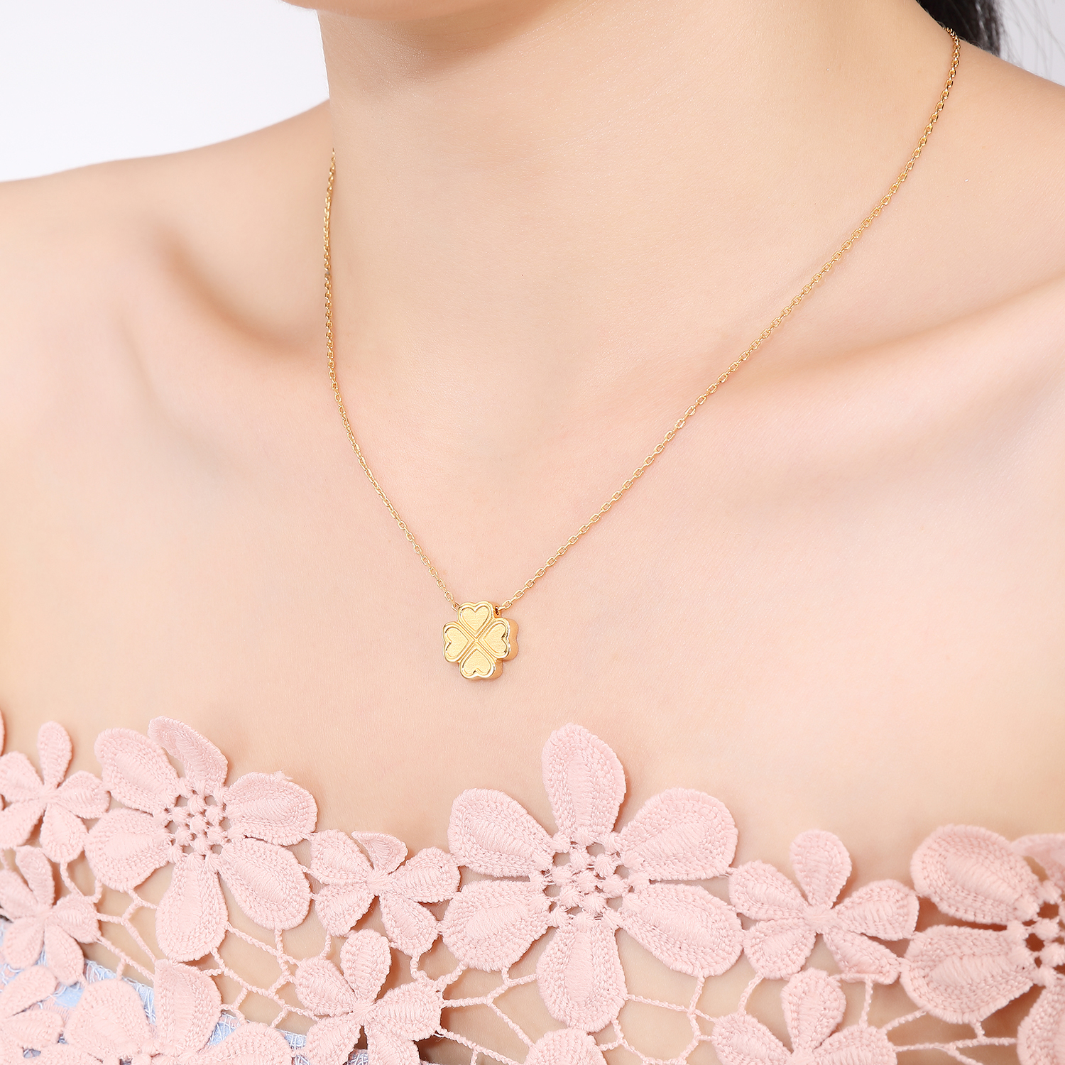 AU750 字链 O 硬金吊坠黄金颈饰 3d 金项链女四叶草纯金细款锁骨链 18k AU750 字链 O 硬金吊坠黄金颈饰 3d 金项链女四叶草纯金细款锁骨链 18k