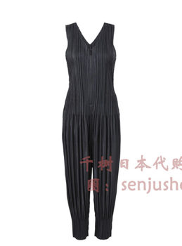 ຈໍານວນນ້ອຍໆຂອງຈຸດ Issey Miyake PLEATS PLEASE pleated jumpsuit ຄໍ V PP55JI404