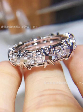 轻奢冷淡风钛钢镀金交叉钻戒