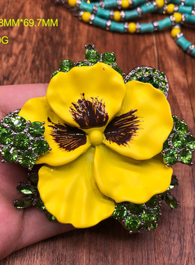 小清新春夏款满钻黄绿花朵胸针重工多层串珠竹节项链别针中古套装