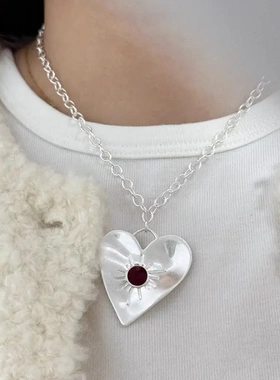 春夏新款光芒爱心项链女小众时髦气质百搭短款锁骨链