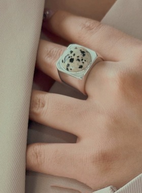 欧美复古椭圆斑点石镶嵌宽版戒指小众轻奢感方形指环扳指女