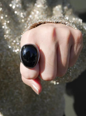 小众设计鹅蛋黑玛瑙戒指天然石椭圆白玛瑙戒指新中式法式复古