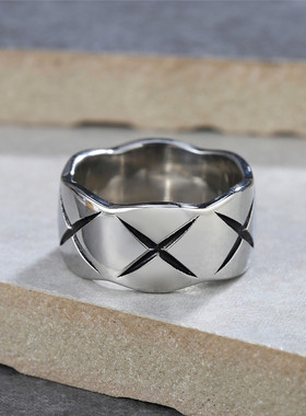 时尚钛钢男款戒指 方格X小香风戒指 男士钛钢戒指指环