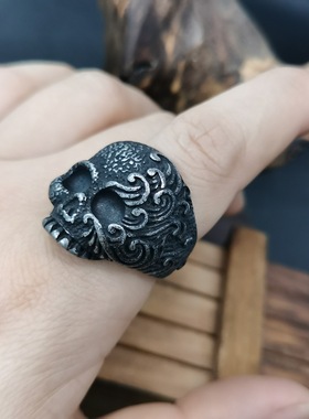 时尚钛钢戒指 欧美做旧款花纹骷髅头戒指 做旧骷髅钛钢戒指指环