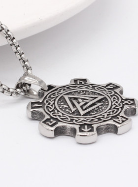 时尚钛钢项链  欧美个性复古维京三角嘻哈齿轮状钛钢吊坠钛钢项链