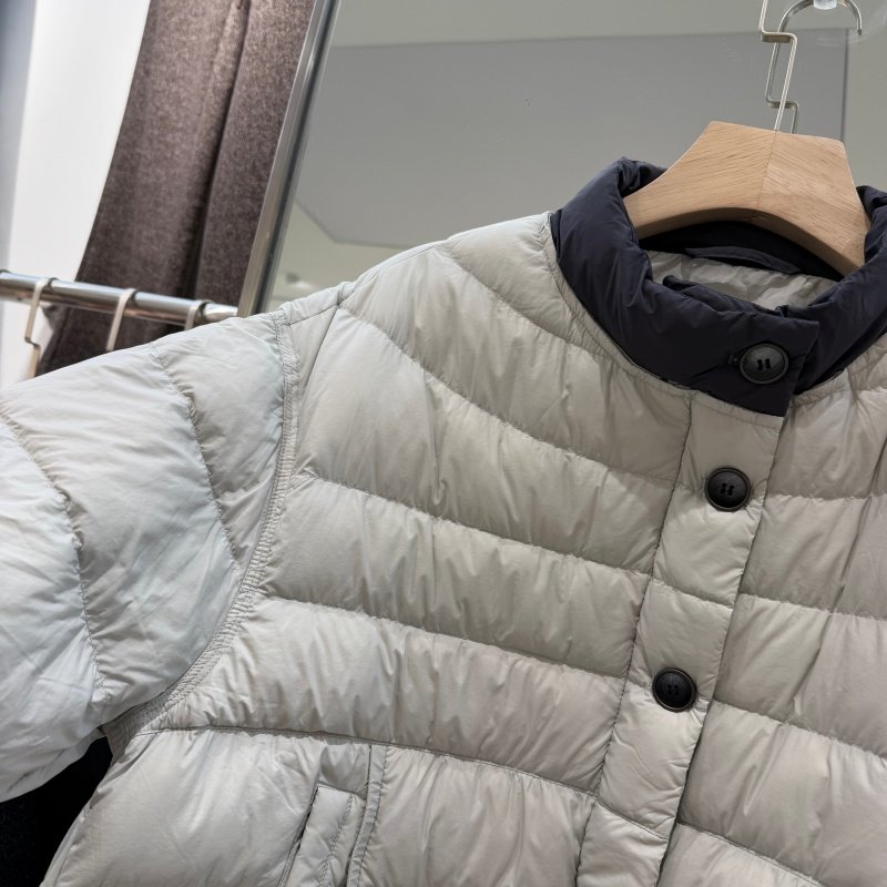 European Station 2025 Autumn and Winter New Fashion Women's Short White Duck Down Jacket Contrast Color Collar Fashionable