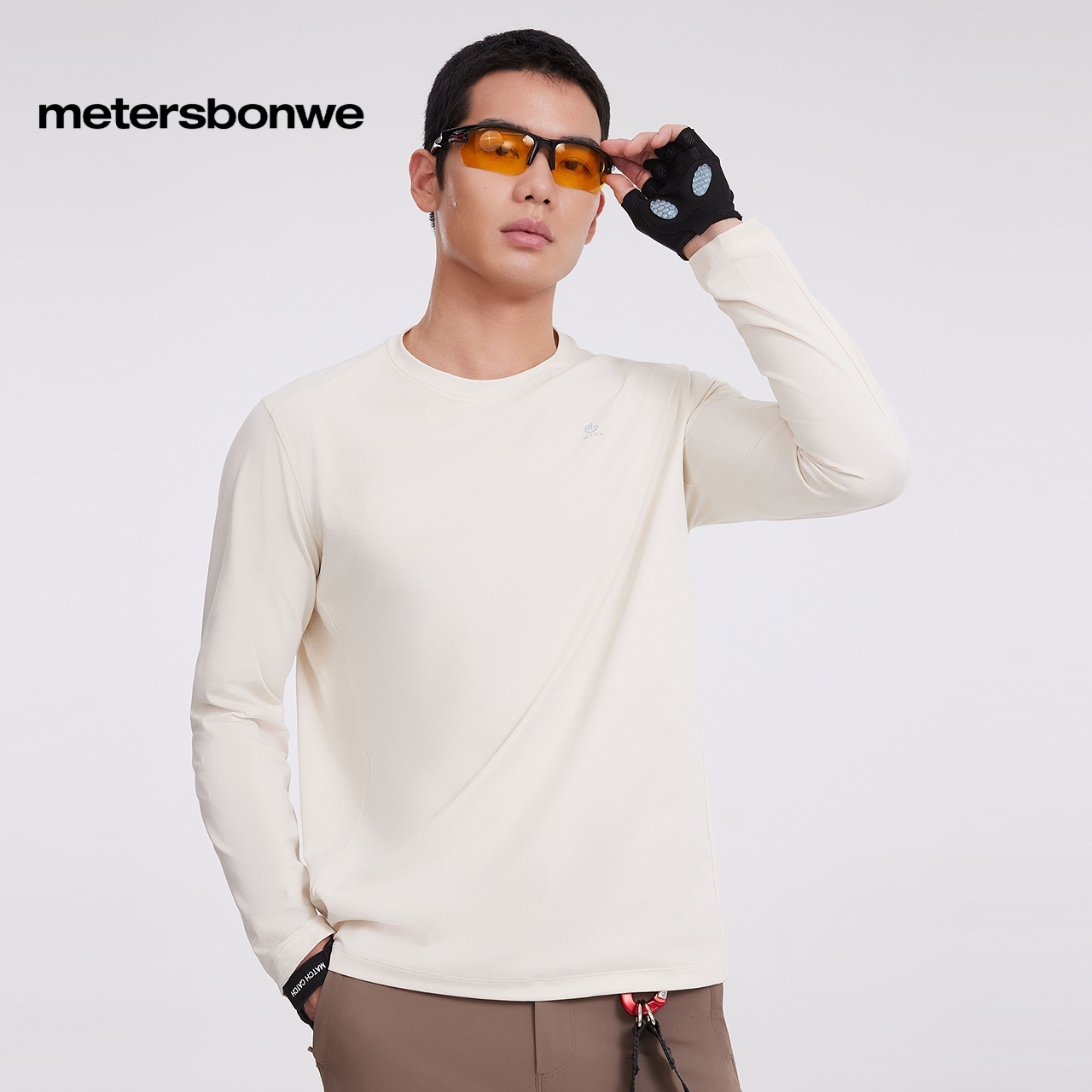 美特斯邦威男装2025年春季新款简约舒适百搭仿棉感结构长袖T恤男