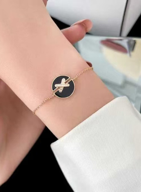 圆牌交叉白川贝母收链轻奢高级设计感手环气质首饰小众饰品ins风
