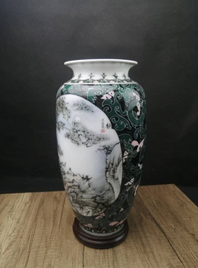 湖南省工艺美术师陈晖球作品《风.静》双面开窗人物山水瓷瓶。