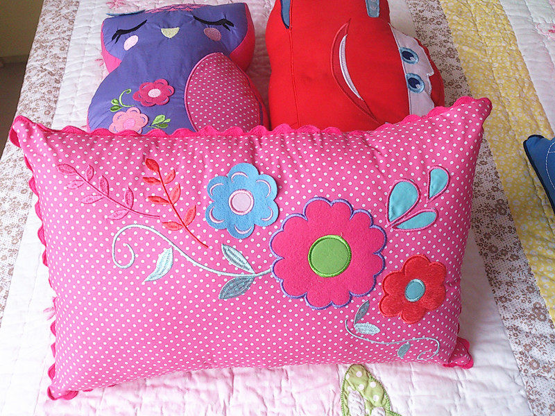 新款儿童靠垫含芯抱枕布艺软饰床头床上用品家居午睡 玫红花儿,淘宝优惠券,粉丝福利购,淘宝优惠卷