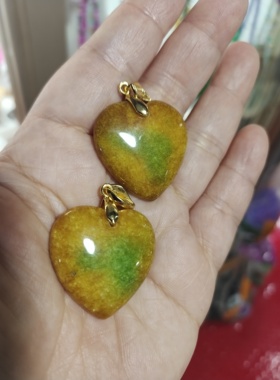 天然玉石心形翠玉干青绿色挂件项链吊坠碳酸盐质玉挂件项链吊坠