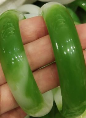 天然正品新疆天山翠玉手镯女款新款玉镯子绿色飘花镯子旺夫送妈妈