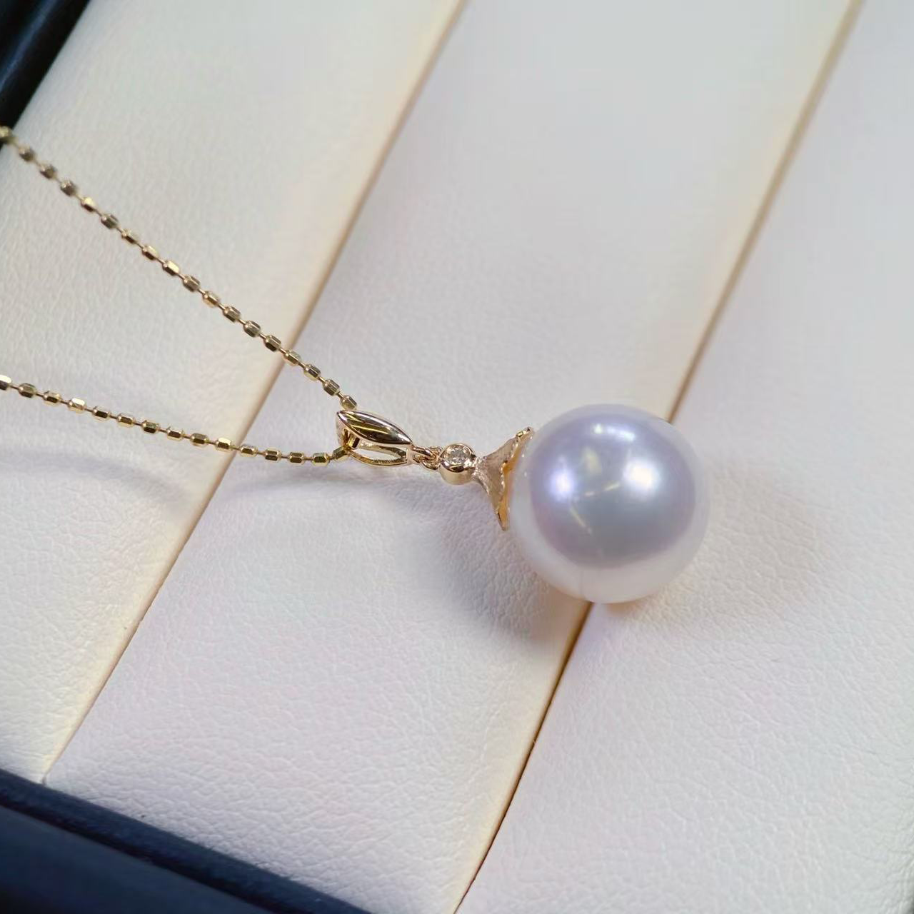 18k金钻石10-11mm海水珍珠吊坠配件拉丝工艺气质花瓣帽托裸珠空托,淘宝优惠券,粉丝福利购,淘宝优惠卷