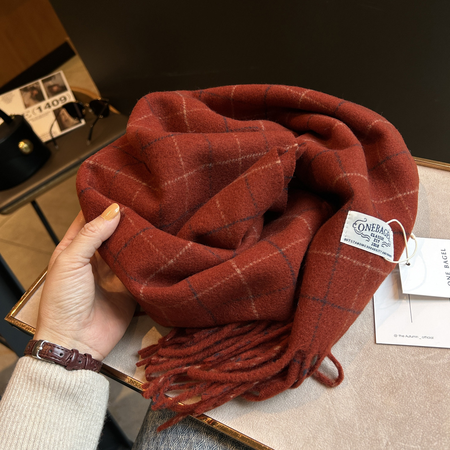 韩系羊毛围巾女秋冬季2025经典格子披肩两用多功能学生保暖小围脖,淘宝优惠券,粉丝福利购,淘宝优惠卷