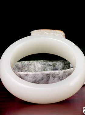 【御府】新疆和田玉红皮白玉籽玉手镯 一鸣惊人 内径57   119.2克