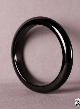 54.5mm圈口纯墨黑青籽料手镯