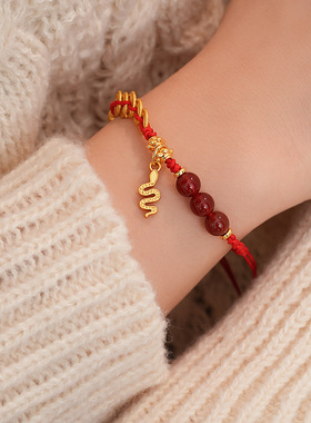 2024冬当季新款 衣佳人折扣 新年红珠编织铜钱小蛇红绳手链本命年