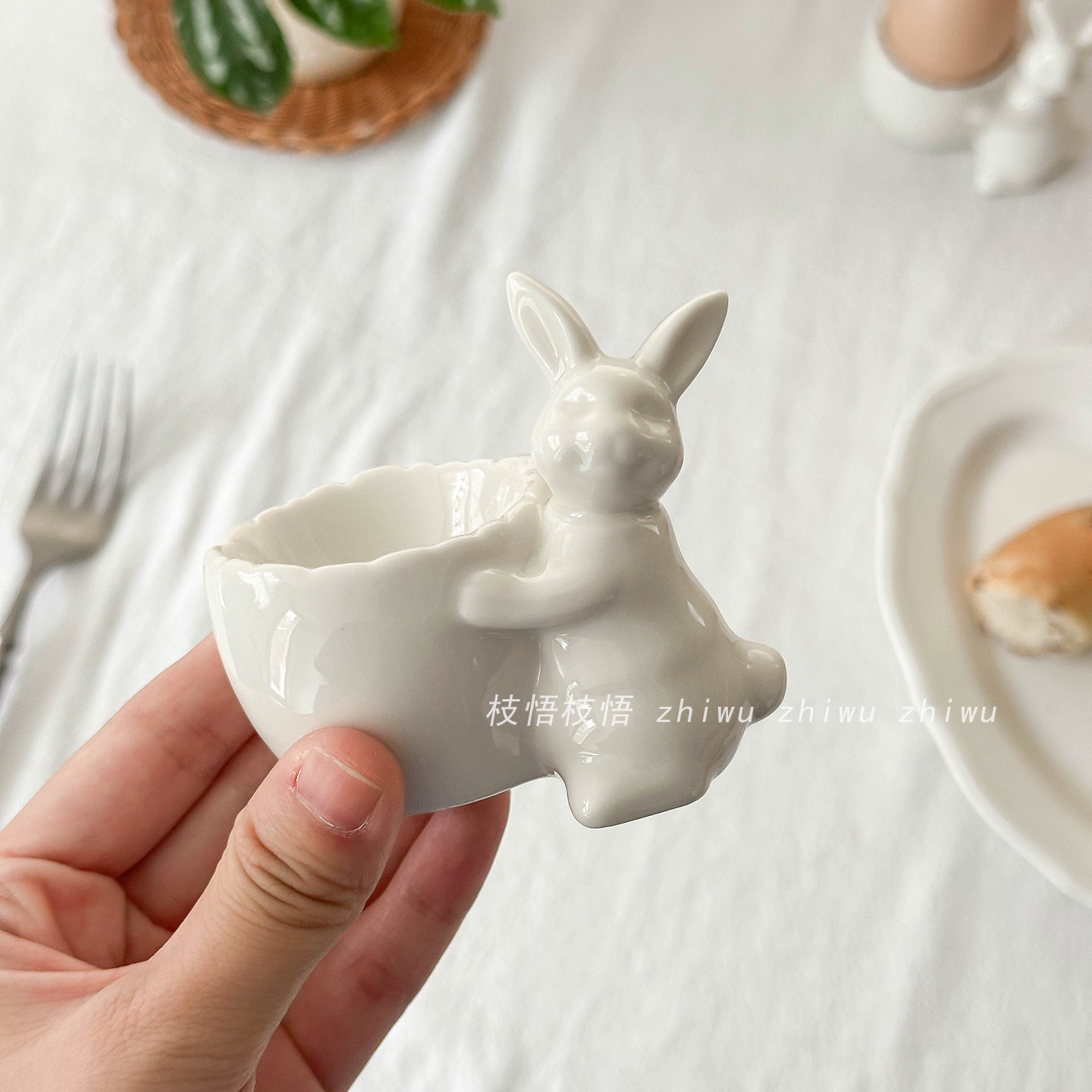 枝悟 白瓷浮雕小兔子鸡蛋托 法式田园风桌面摆件 ins家居拍照道具,淘宝优惠券,粉丝福利购,淘宝优惠卷