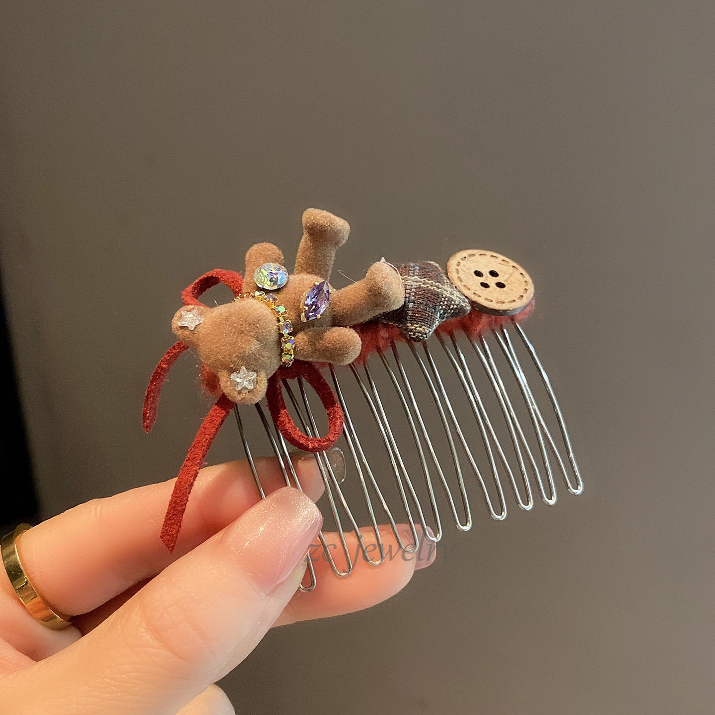 复古植绒卡通小熊闪钻蝴蝶结刘海碎发梳高颅顶公主头倒插梳高级感,淘宝优惠券,粉丝福利购,淘宝优惠卷