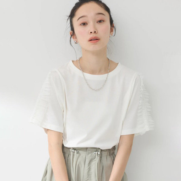 Daily single Japanese style black and white gray and yellow four colors cute pleated