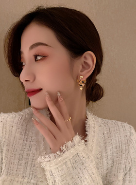 金属爱心片片流苏耳环设计感女