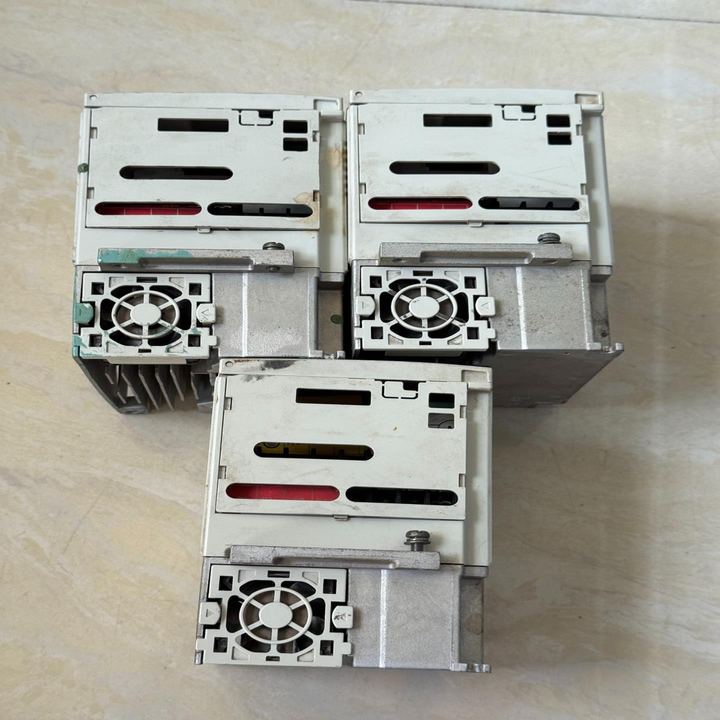 原装东芝变频器VFS11-4004PL-WNR504K - 图2