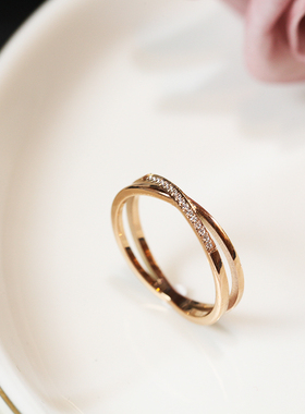 时尚简约戒指女微镶中闪耀大气