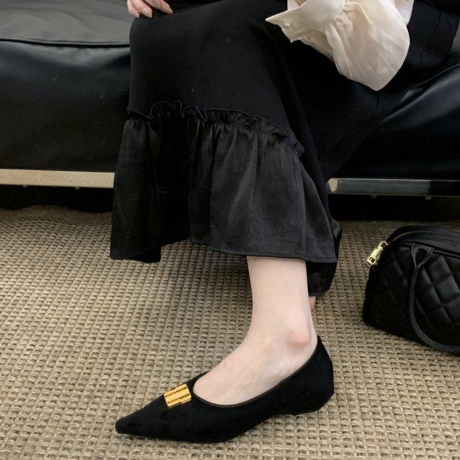 法式复古风金属扣尖头浅口单鞋女绒面百搭通勤鞋,淘宝优惠券,粉丝福利购,淘宝优惠卷