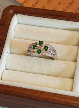 天然透辉石戒指通体镶嵌S925银首饰时尚设计简约款配高雅时尚饰品