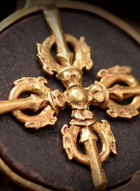 藏传老托甲四臂观音吊坠随身佛 现代包边