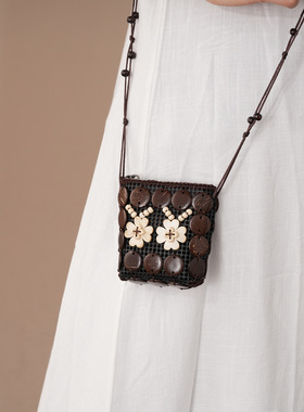 复古民族风咖色椰壳花朵小挎包