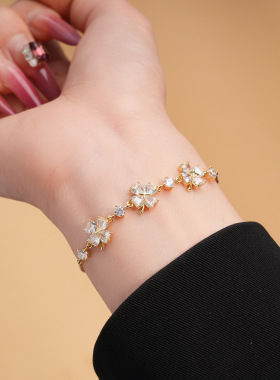 锆石花朵手链轻奢感法式精致