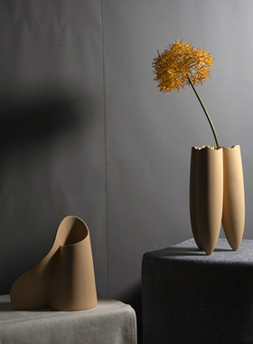 创意造型陶瓷花瓶高级感艺术花瓶干花插小瓶口北欧家居工艺品摆件