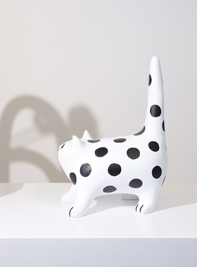 现代北欧卡通可爱趣味彩绘树脂抽象动物手办摆件家居样板间装饰品