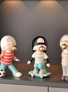 家居现代软装饰品创意运动小男孩摆件客厅新家儿童房书柜创意