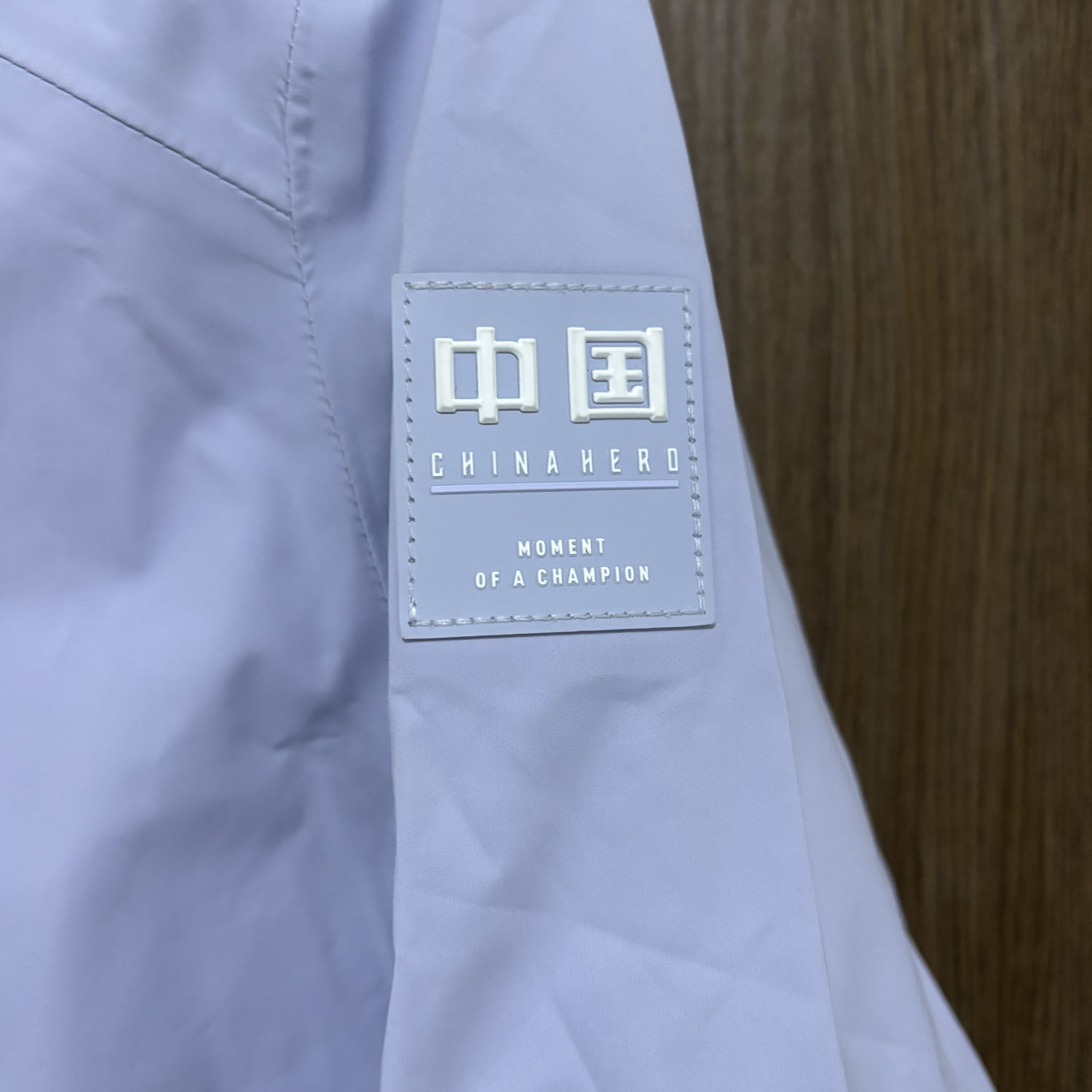 安踏正品春秋休闲防风防泼水外套女轻质冲锋衣外套上衣162437603,淘宝优惠券,粉丝福利购,淘宝优惠卷