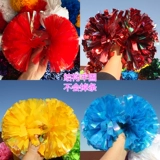 Красочные танцевальные соревнования La Laquan La La La La La Team играет в цветочные шарики