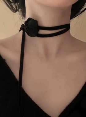 2026时尚玫瑰花丝绒复古颈链女小众绑带花朵锁骨链黑色choker气质