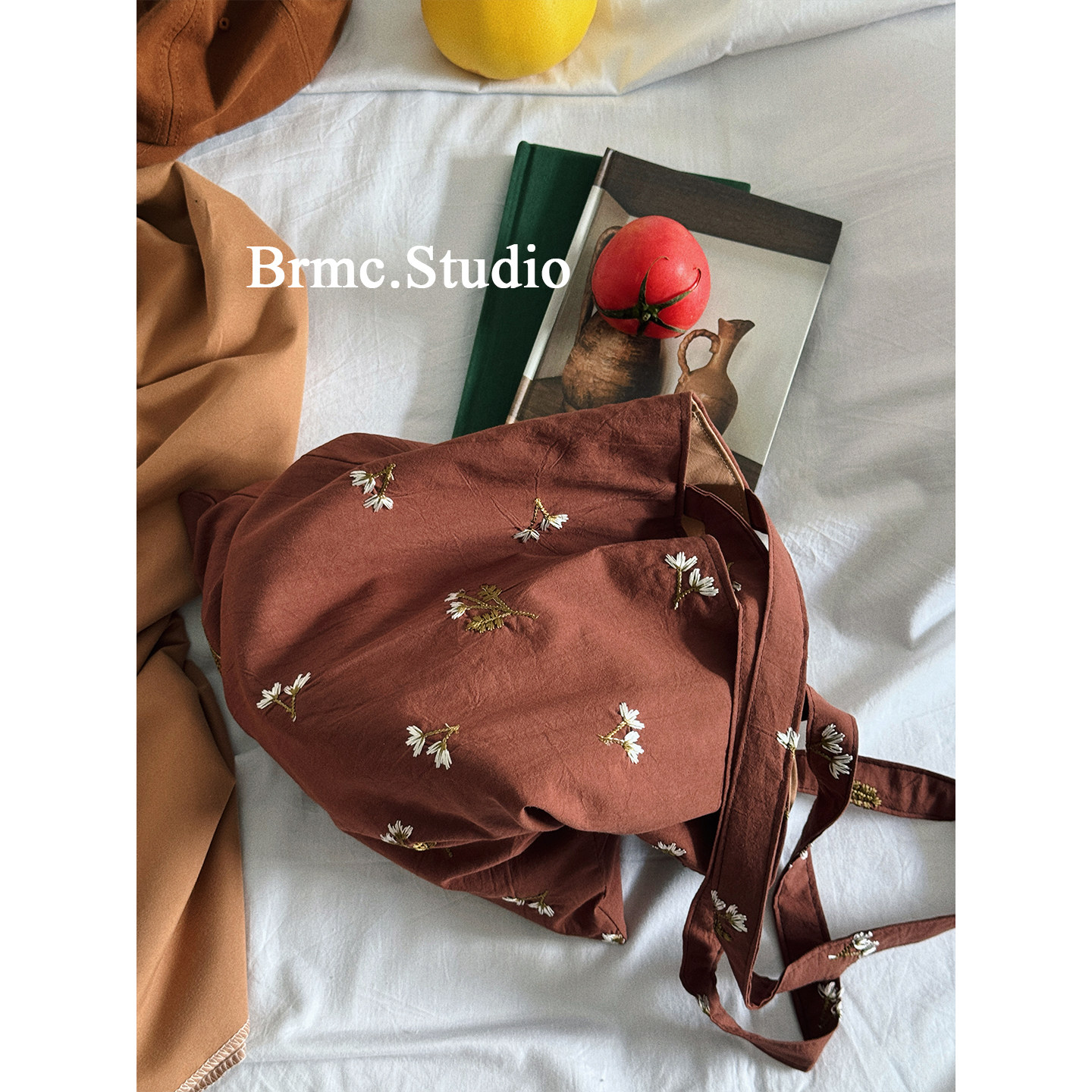 布鲁塞尔深秋~原创设计复古时髦咖色绣花布袋子通勤百搭单肩包女,淘宝优惠券,粉丝福利购,淘宝优惠卷