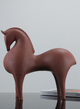 现代新中式唐马摆件红色树脂客厅样板间办公室米兰时尚软装饰品