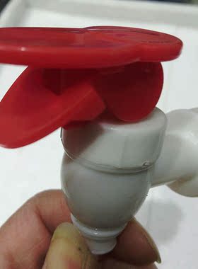 美的饮水机出水嘴预防小孩烫伤