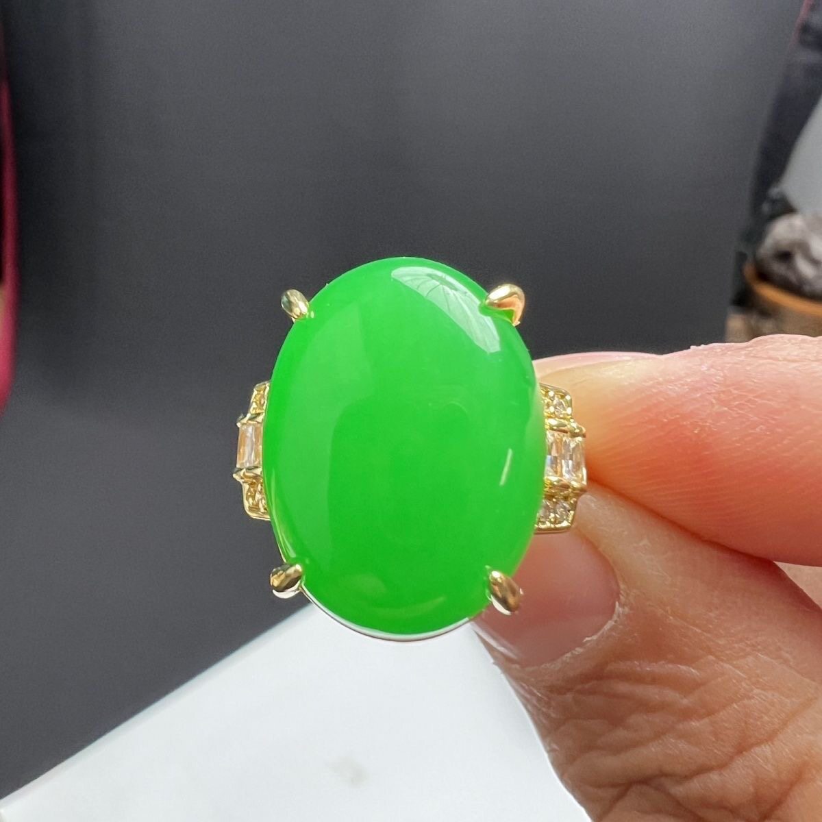 Natural Burmese a-grade jadeite ice seed sun green large egg face ring live ring 14k gold inlaid female genuine female ring