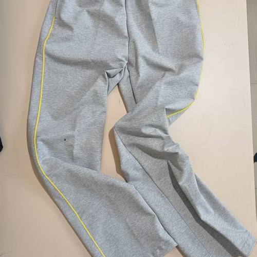 定制中小学生校服裤子浅灰色细边黄杠春秋男女运动裤校裤 - 图0