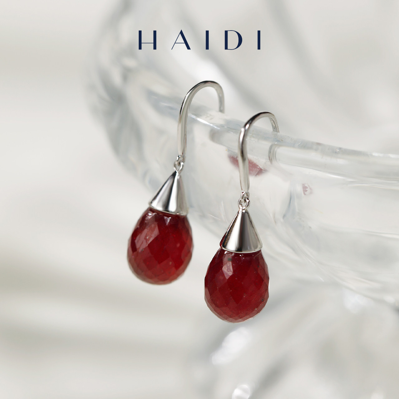 海蒂珠宝【过了腊八就是年】深情告白8-9mm水滴红宝石耳钩S925银,淘宝优惠券,粉丝福利购,淘宝优惠卷