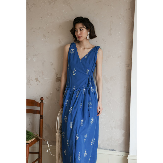Women's comfortable blue v-neck embroidered sundress